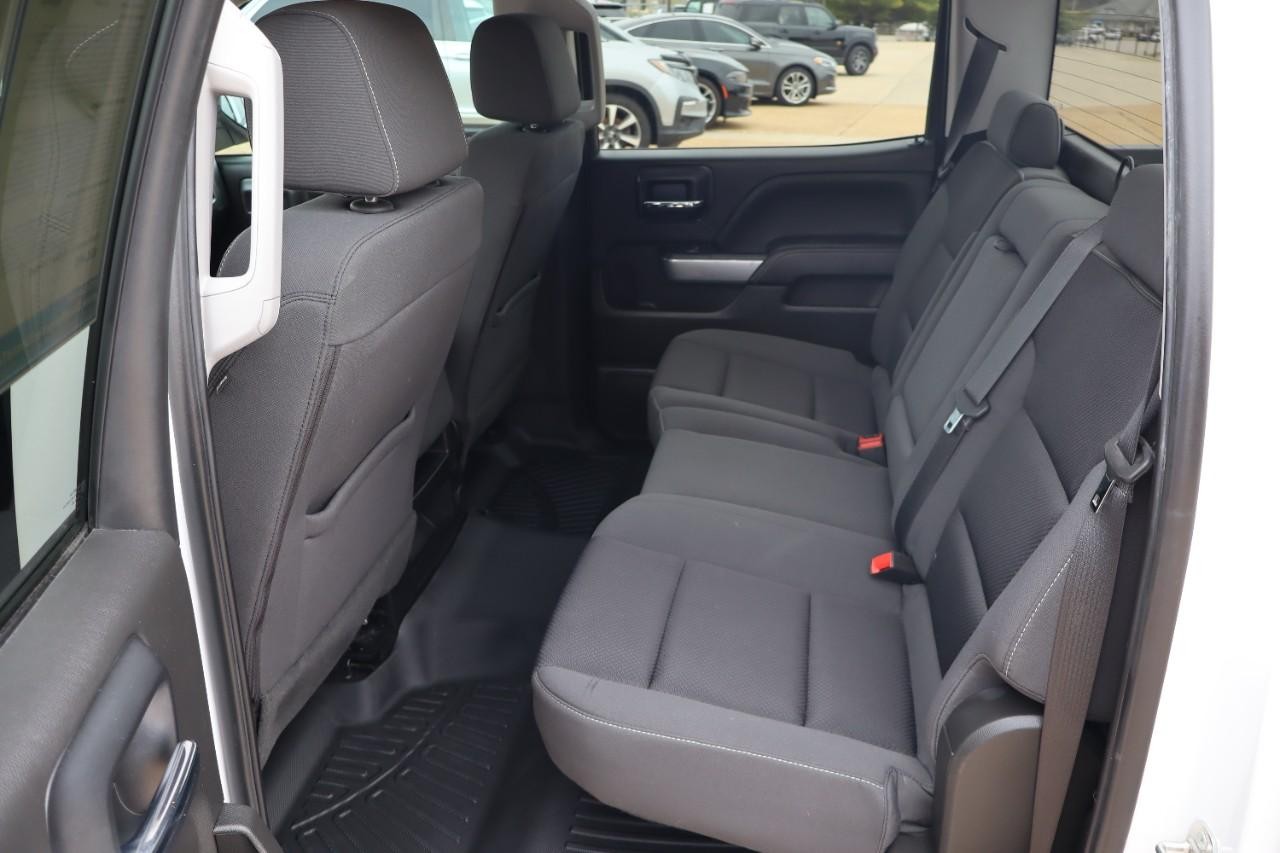 Chevrolet Silverado 1500 Vehicle Full-screen Gallery Image 18