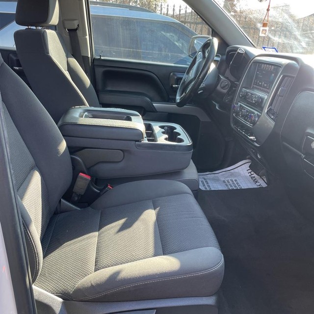 Chevrolet Silverado 1500 Vehicle Full-screen Gallery Image 9