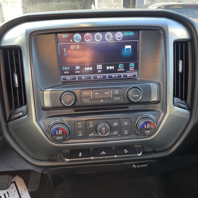 Chevrolet Silverado 1500 Vehicle Full-screen Gallery Image 12