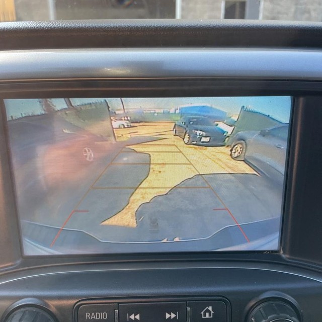 Chevrolet Silverado 1500 Vehicle Full-screen Gallery Image 13