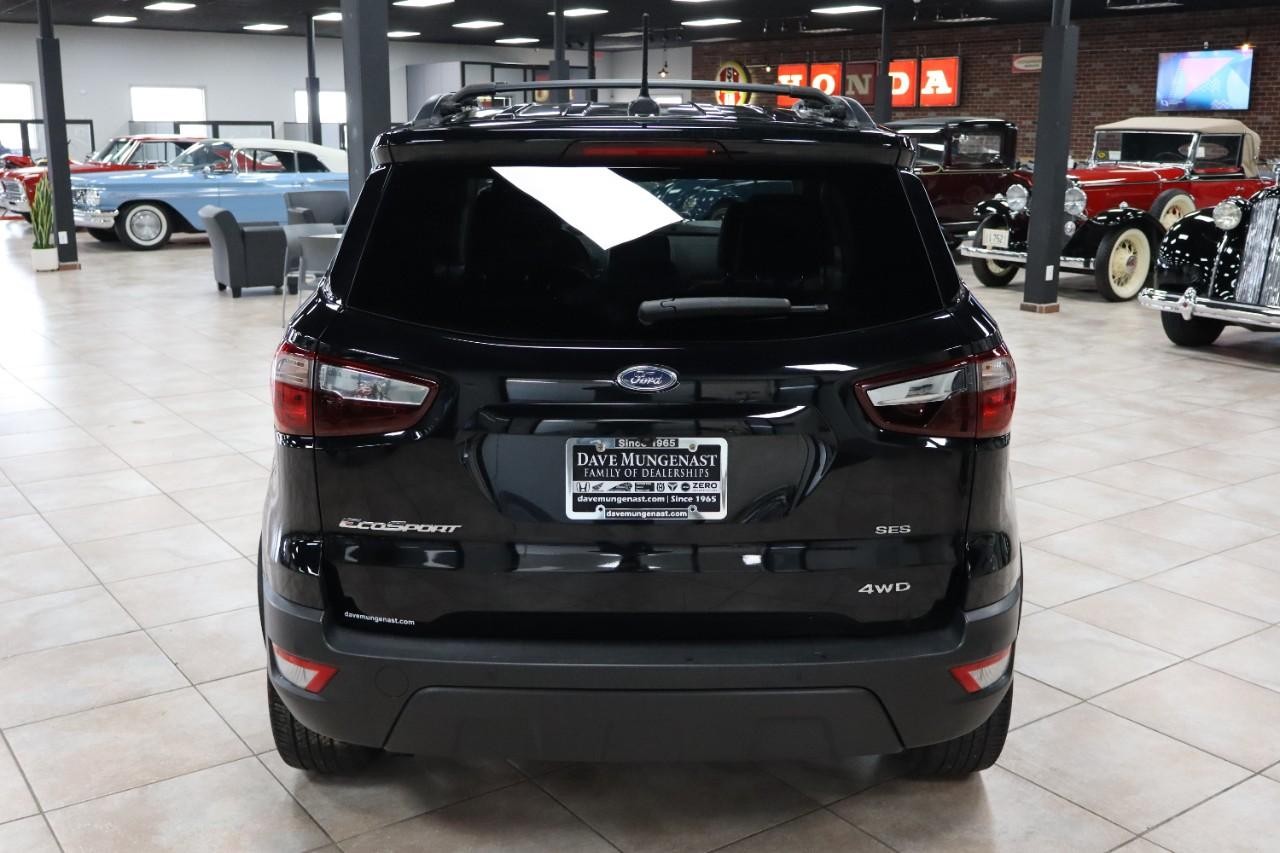 Ford EcoSport Vehicle Full-screen Gallery Image 4