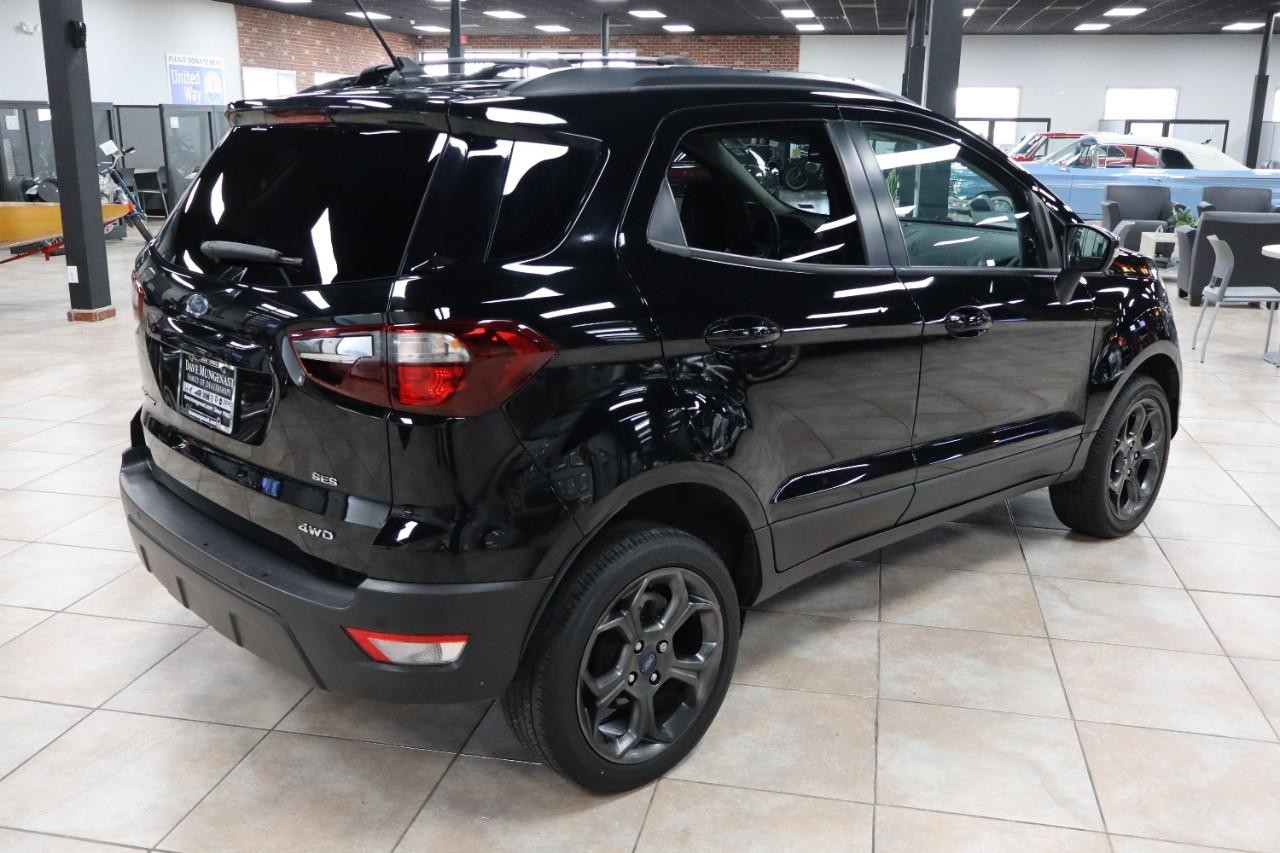 Ford EcoSport Vehicle Full-screen Gallery Image 5