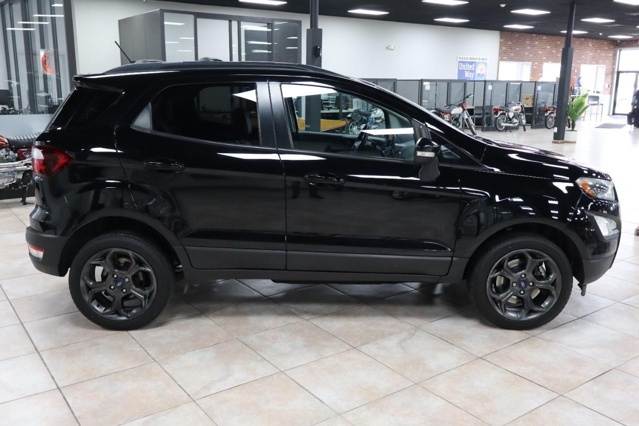 Ford EcoSport Vehicle Full-screen Gallery Image 6