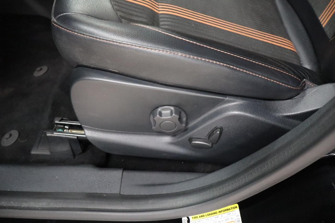 Ford EcoSport Vehicle Full-screen Gallery Image 10