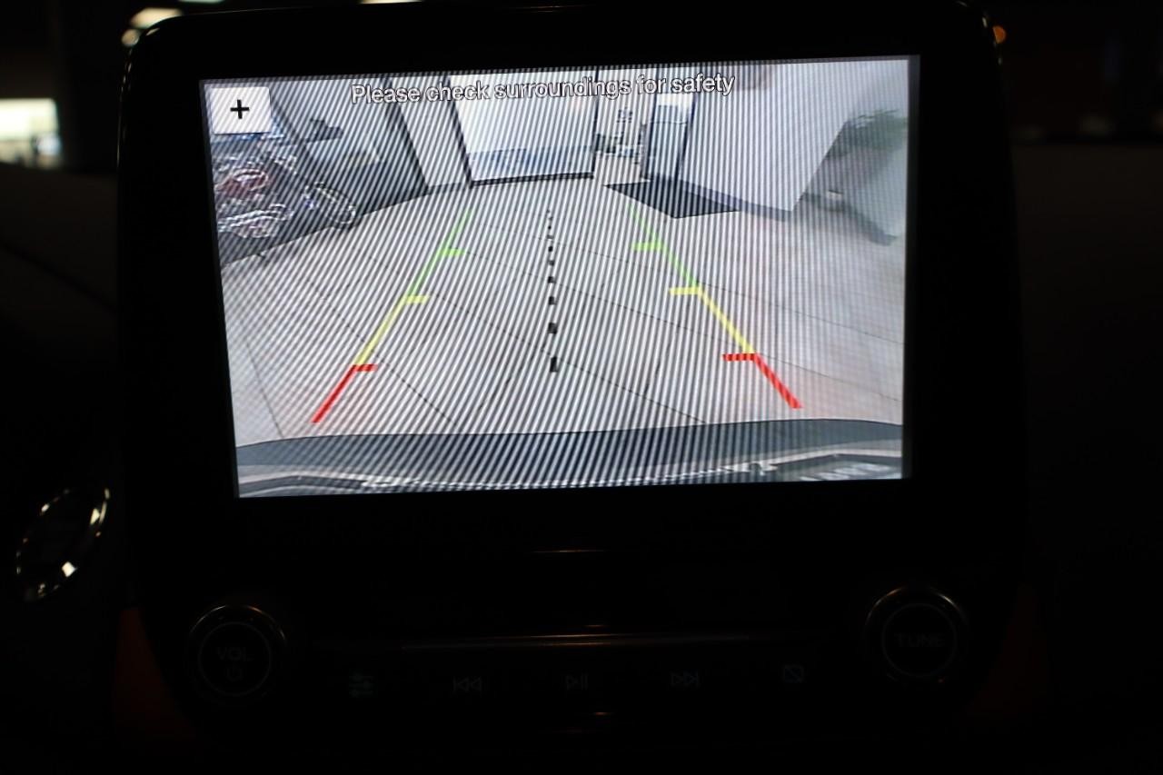 Ford EcoSport Vehicle Full-screen Gallery Image 14