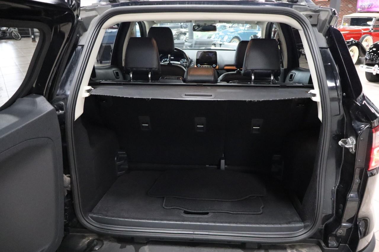 Ford EcoSport Vehicle Full-screen Gallery Image 18