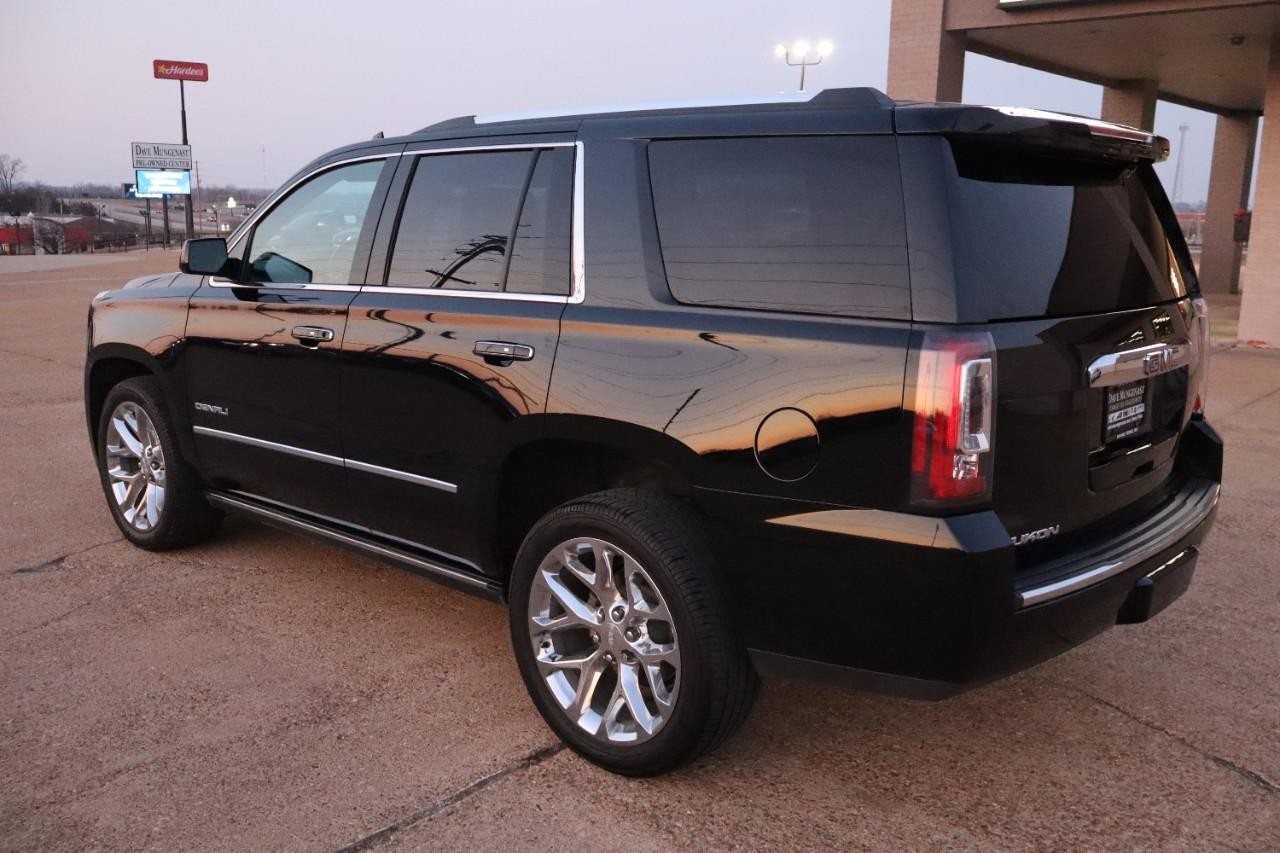 GMC Yukon Vehicle Full-screen Gallery Image 3
