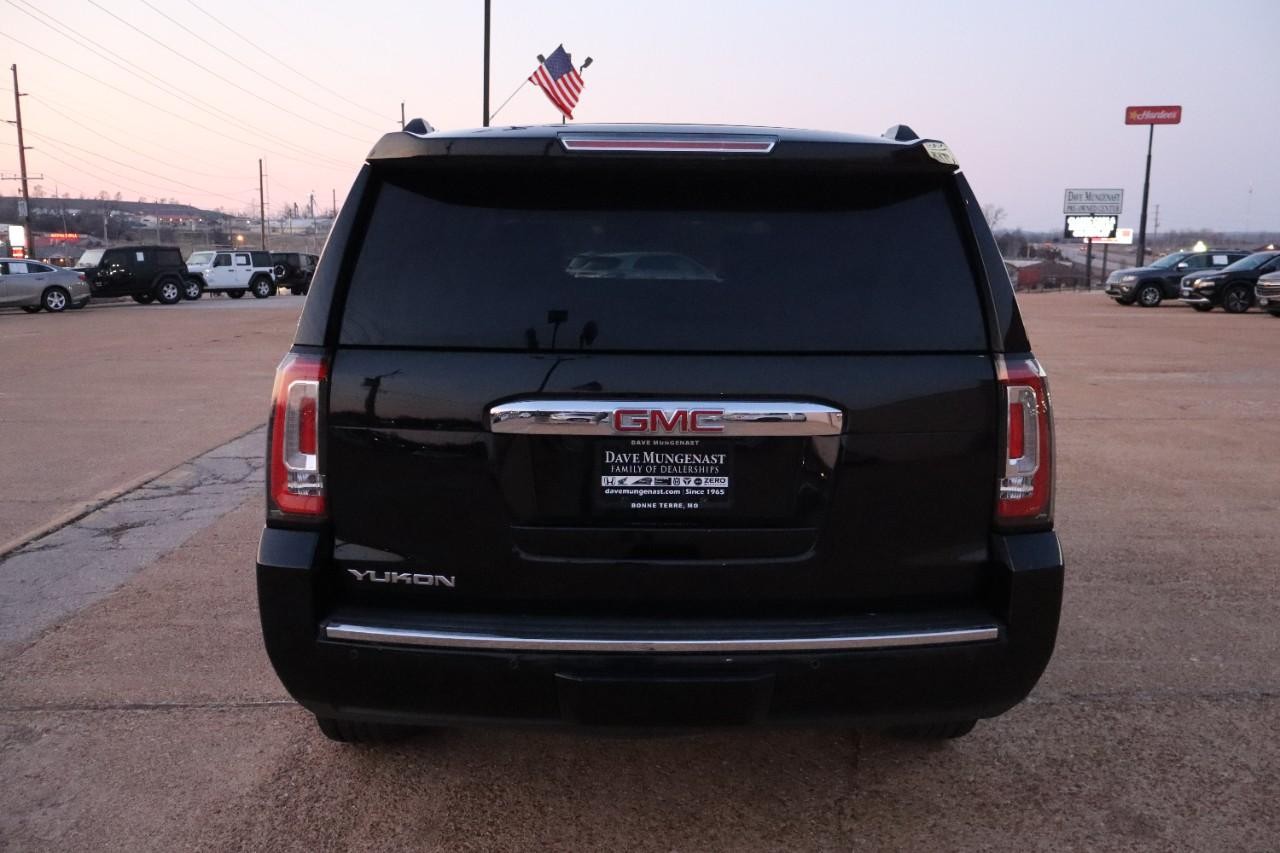 GMC Yukon Vehicle Full-screen Gallery Image 4