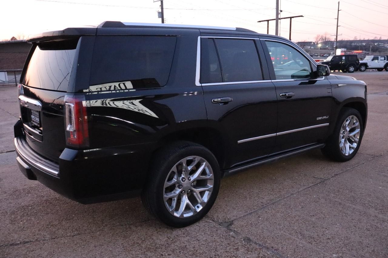 GMC Yukon Vehicle Full-screen Gallery Image 5