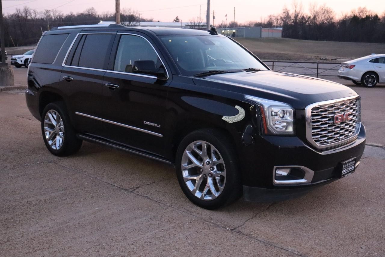 GMC Yukon Vehicle Full-screen Gallery Image 7