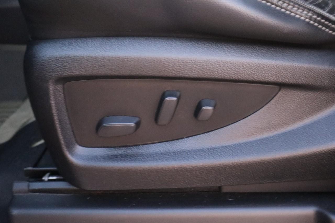 GMC Yukon Vehicle Full-screen Gallery Image 10