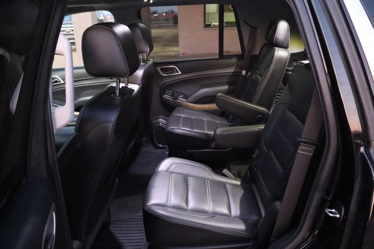 GMC Yukon Vehicle Full-screen Gallery Image 18