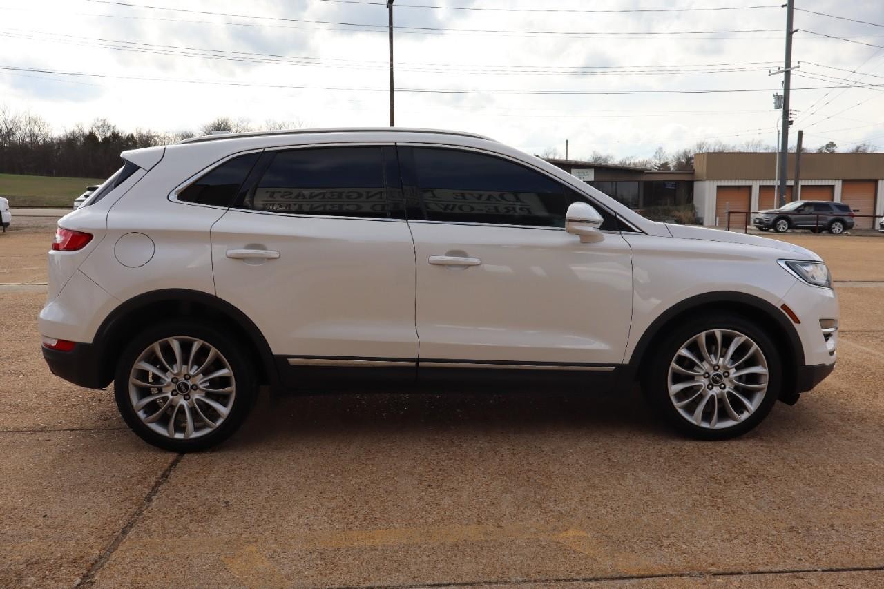 Lincoln MKC Vehicle Full-screen Gallery Image 6