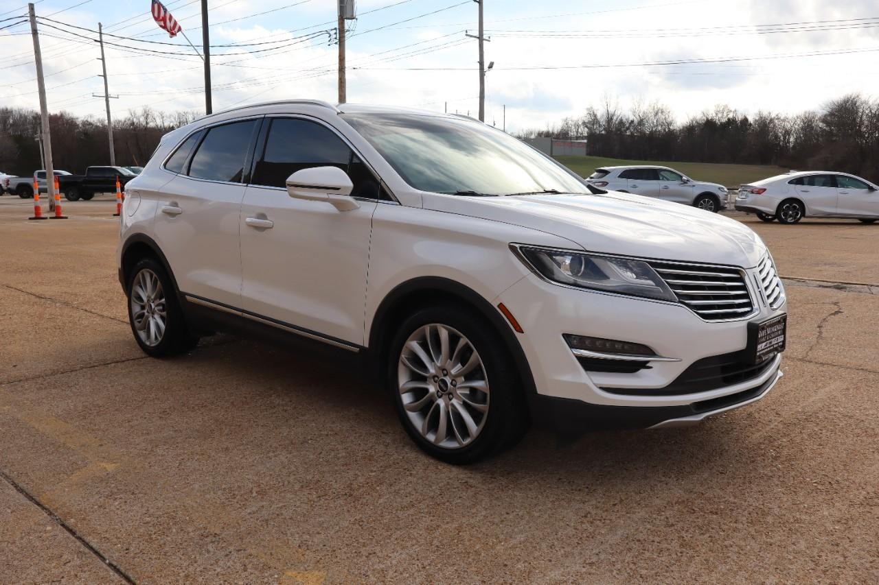 Lincoln MKC Vehicle Full-screen Gallery Image 7