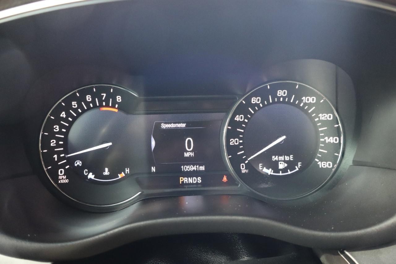 Lincoln MKC Vehicle Full-screen Gallery Image 13