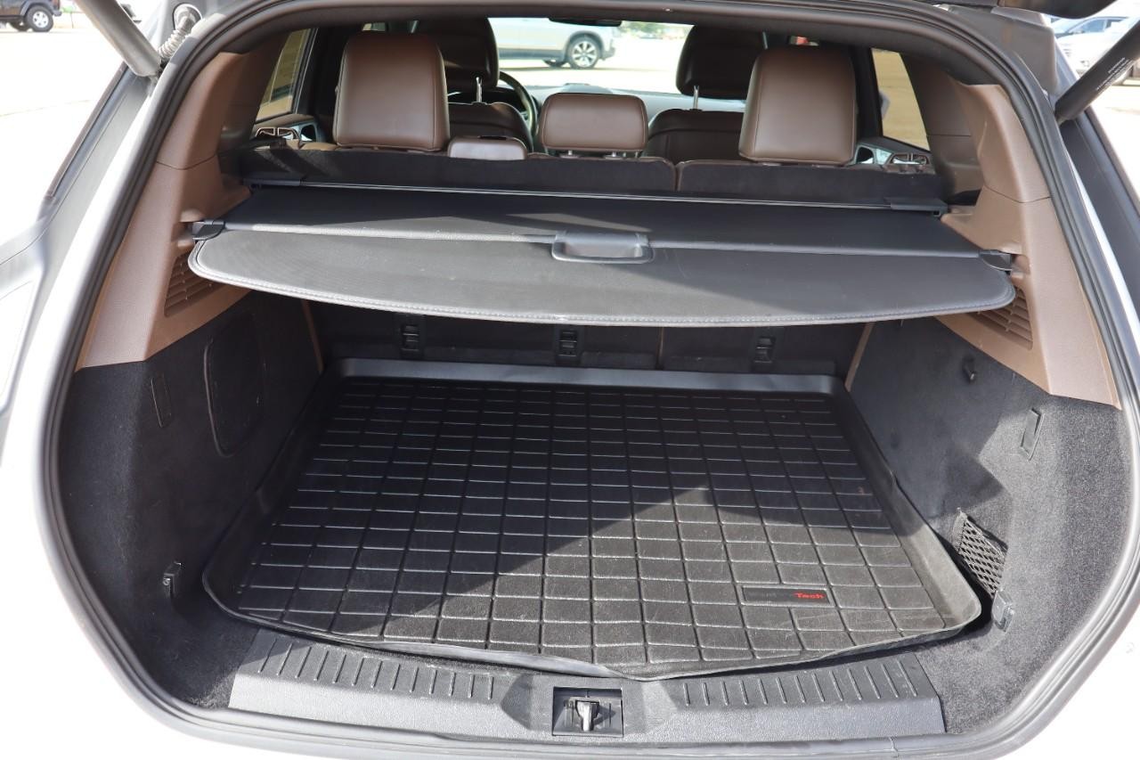 Lincoln MKC Vehicle Full-screen Gallery Image 21