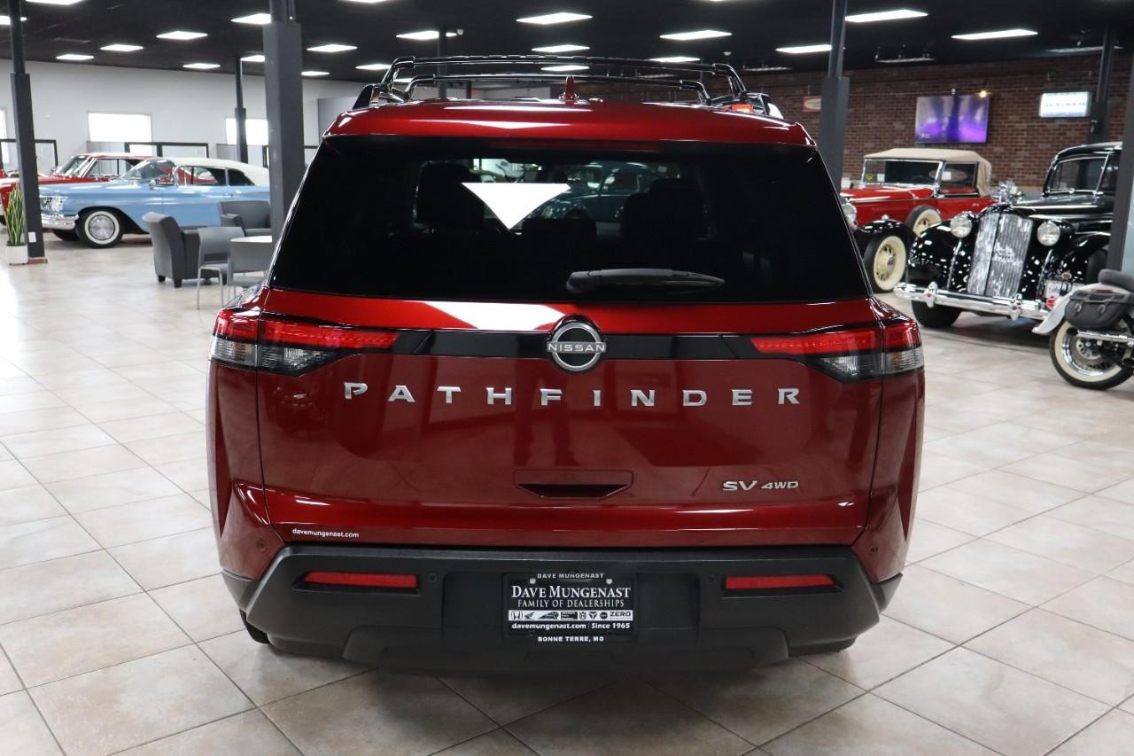 Nissan Pathfinder Vehicle Full-screen Gallery Image 4