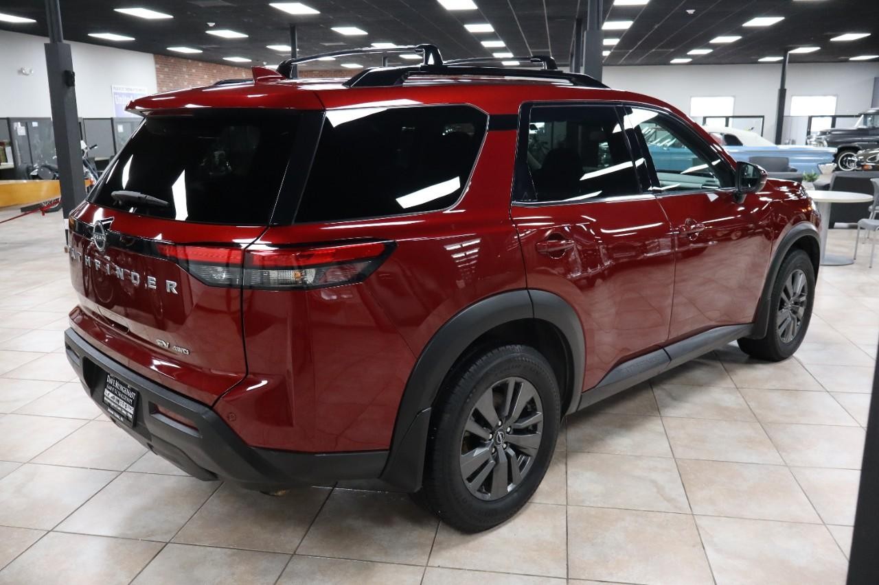 Nissan Pathfinder Vehicle Full-screen Gallery Image 5