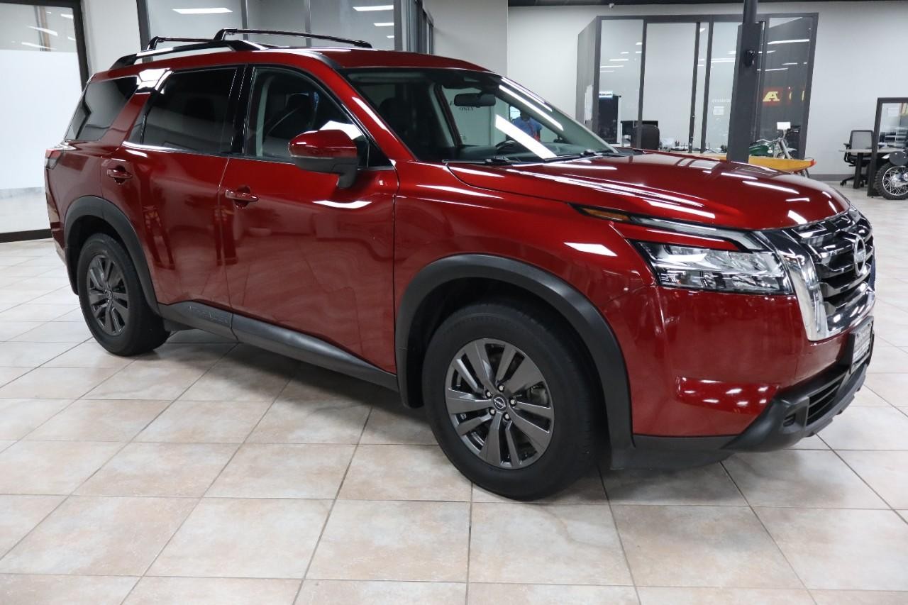 Nissan Pathfinder Vehicle Full-screen Gallery Image 7