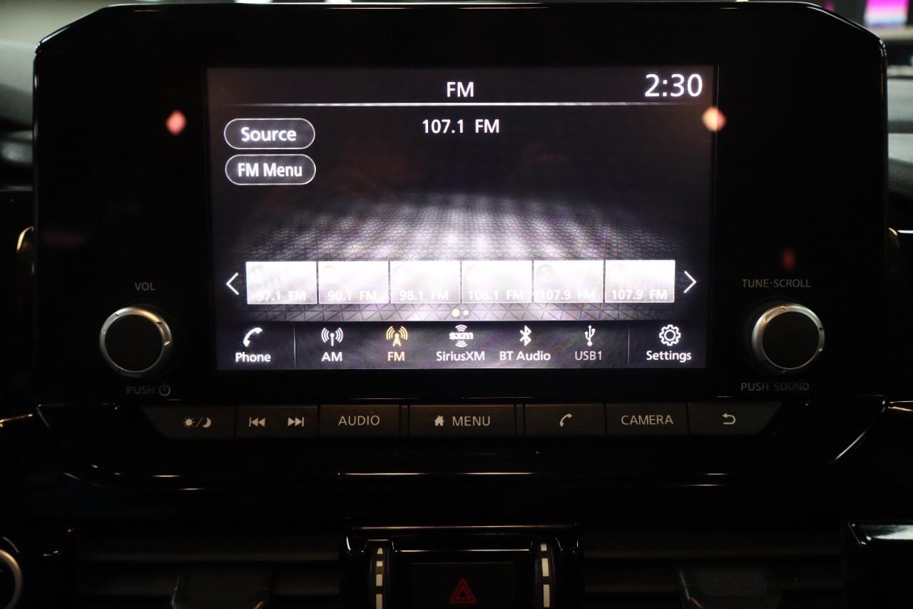 Nissan Pathfinder Vehicle Full-screen Gallery Image 15