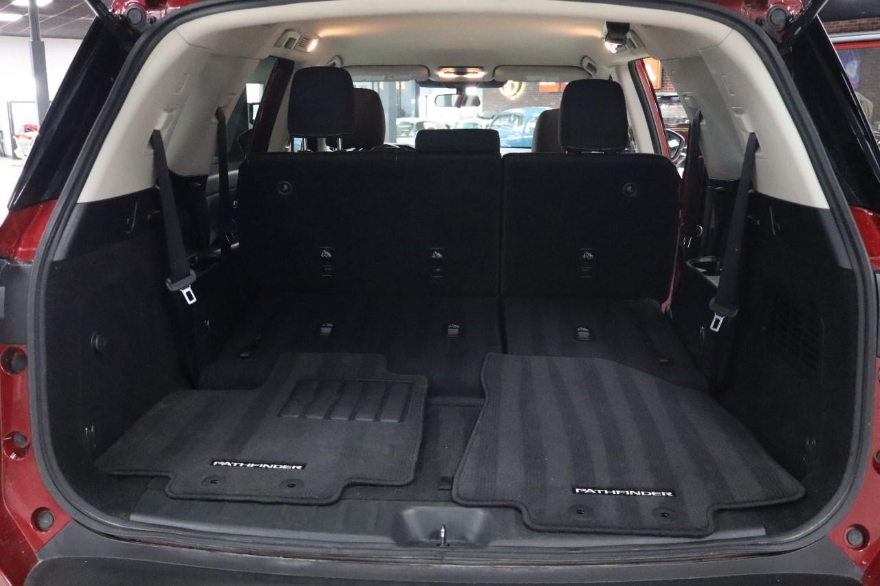 Nissan Pathfinder Vehicle Full-screen Gallery Image 20