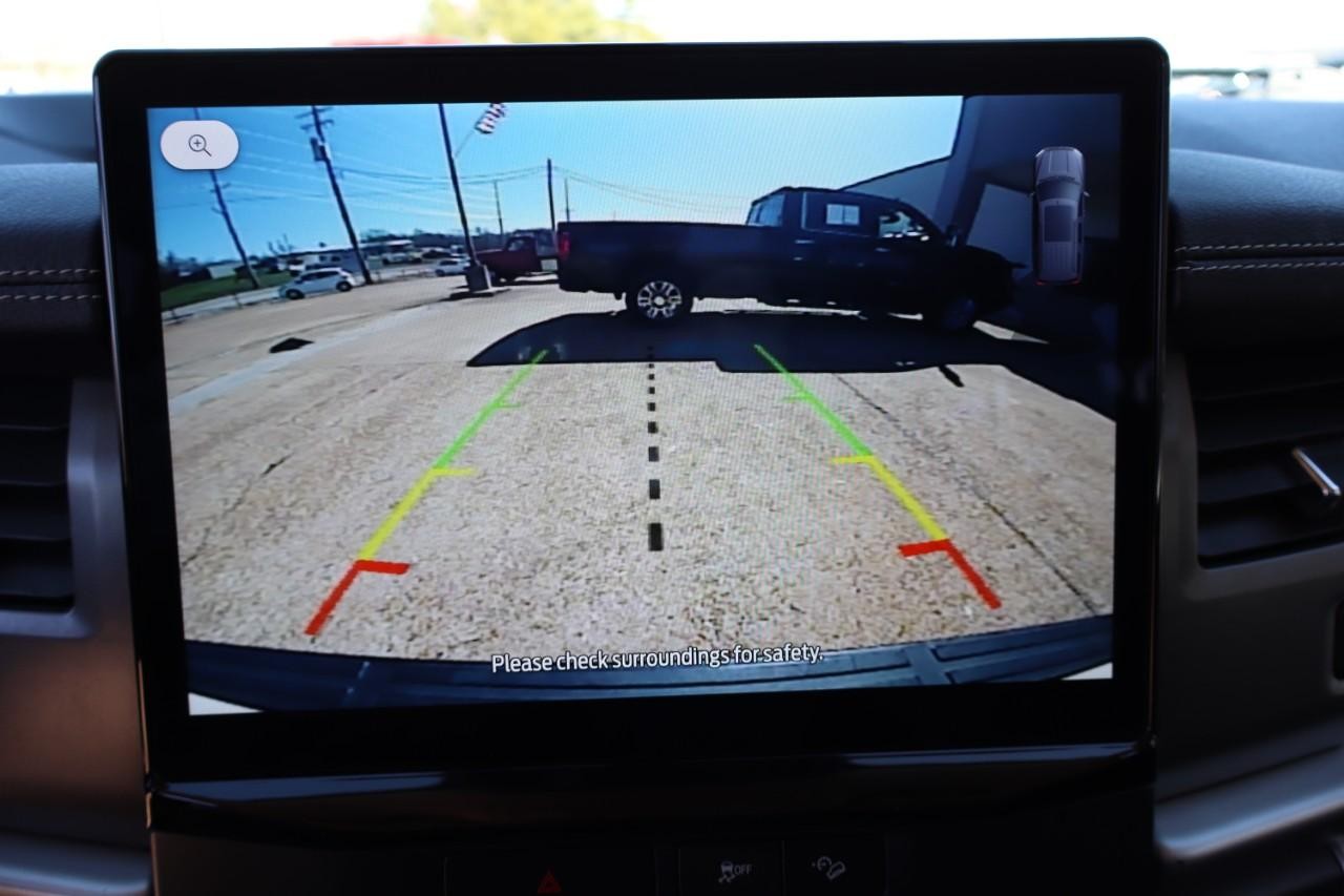 Ford Expedition Max Vehicle Full-screen Gallery Image 14