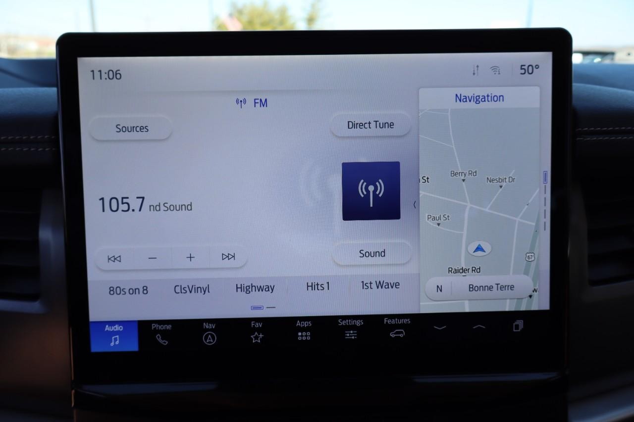 Ford Expedition Max Vehicle Full-screen Gallery Image 15