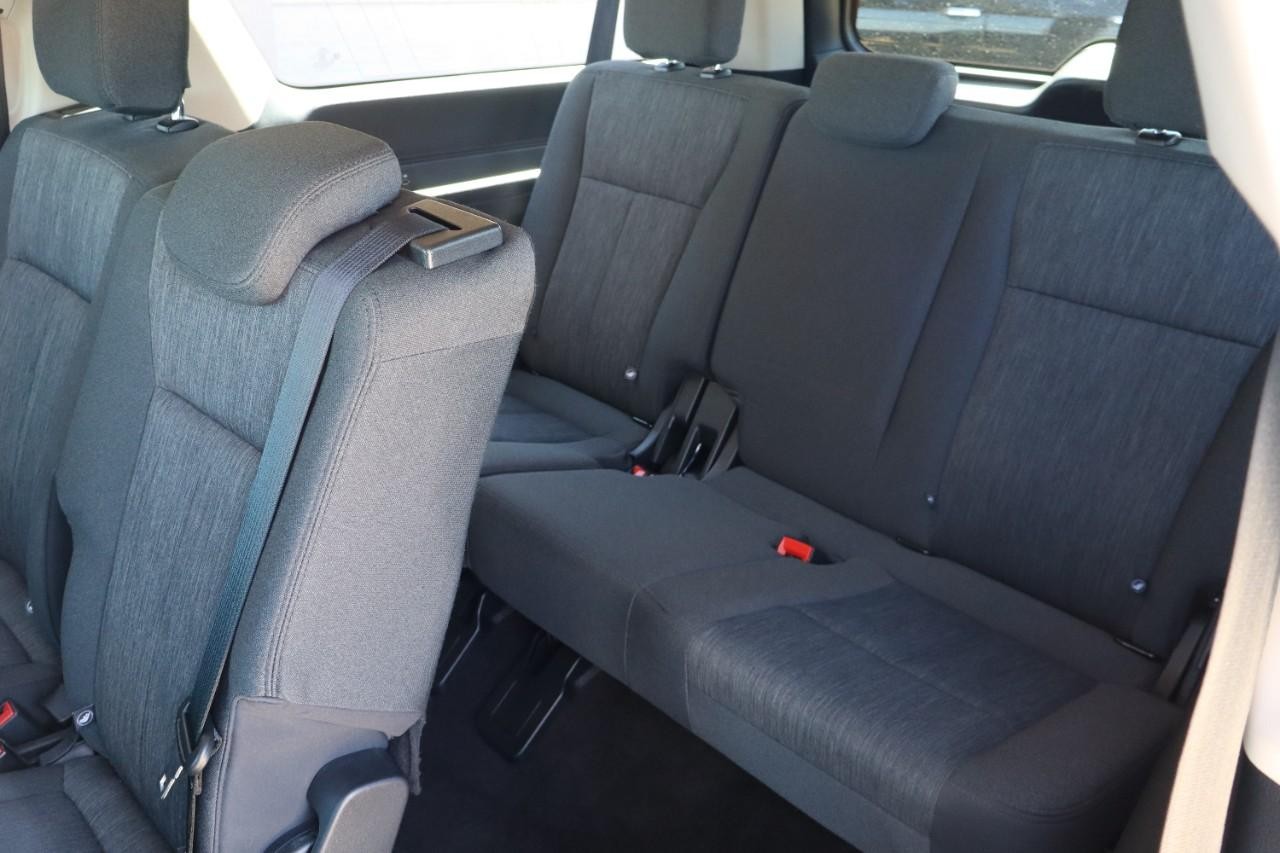 Ford Expedition Max Vehicle Full-screen Gallery Image 19