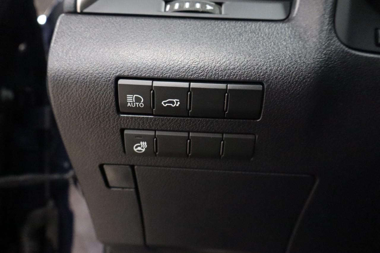 Lexus RX 350 Vehicle Full-screen Gallery Image 14