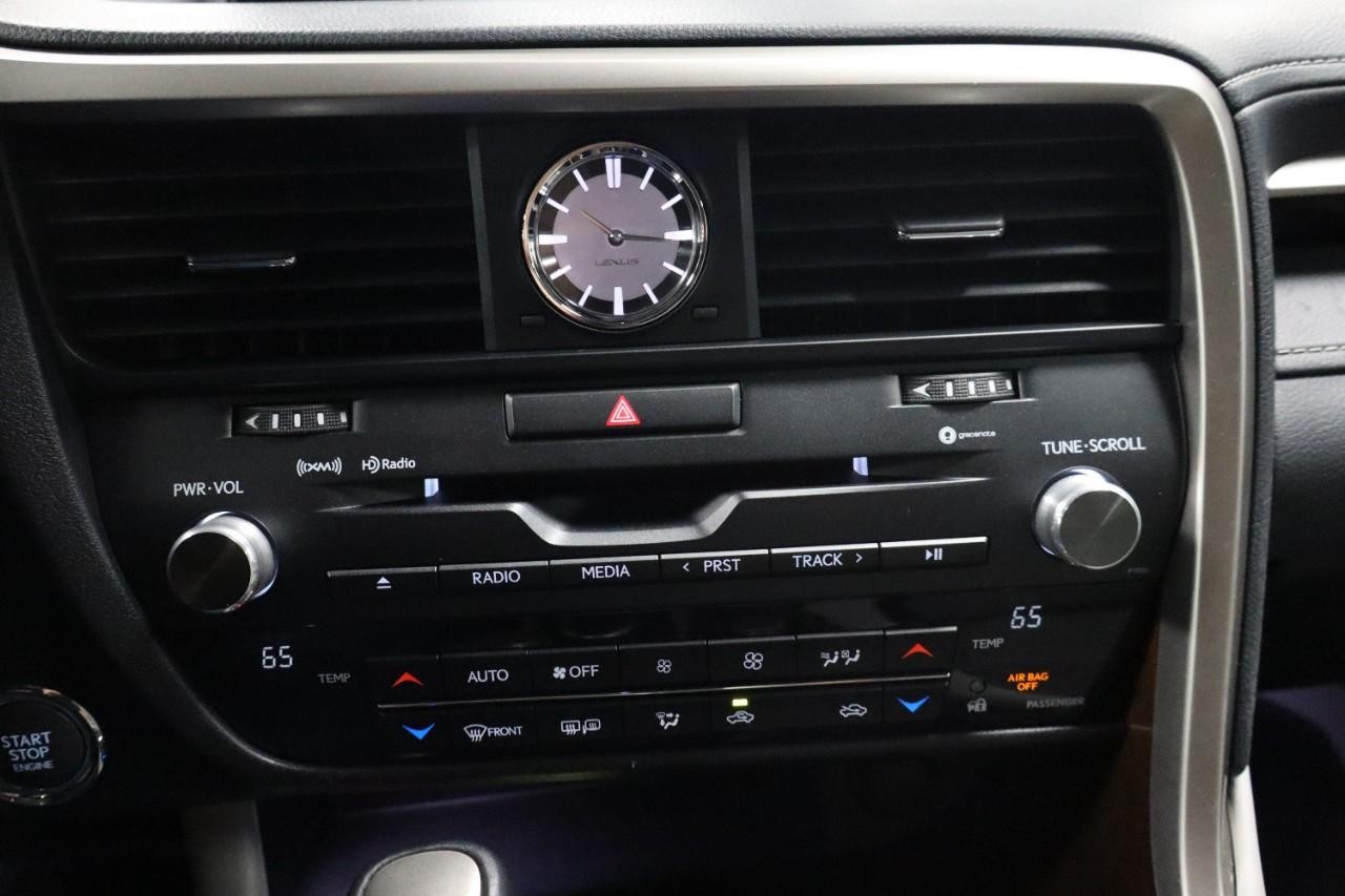 Lexus RX 350 Vehicle Full-screen Gallery Image 17