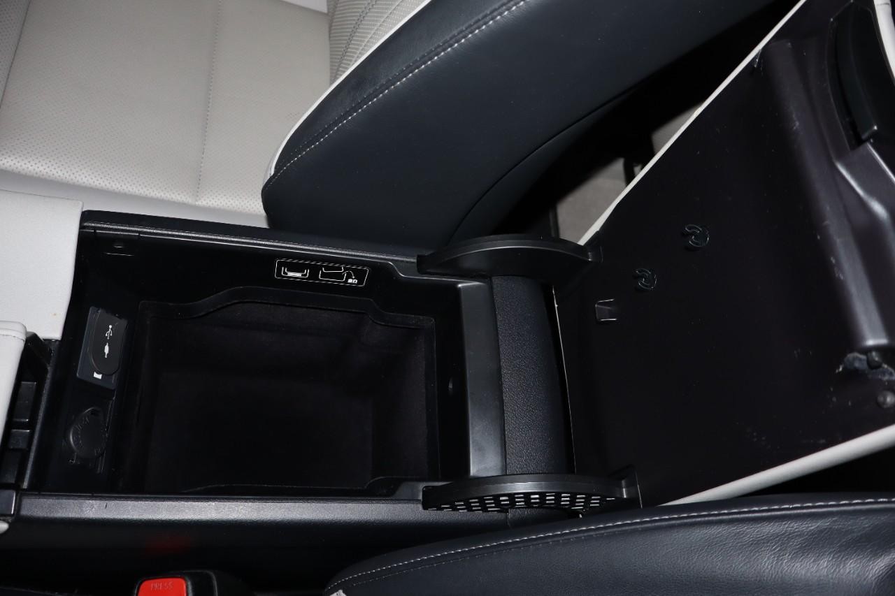 Lexus RX 350 Vehicle Full-screen Gallery Image 20