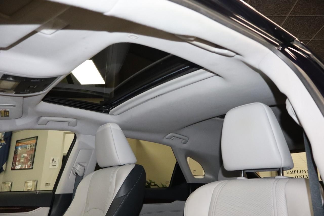 Lexus RX 350 Vehicle Full-screen Gallery Image 21