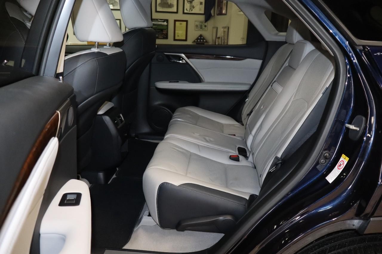 Lexus RX 350 Vehicle Full-screen Gallery Image 22