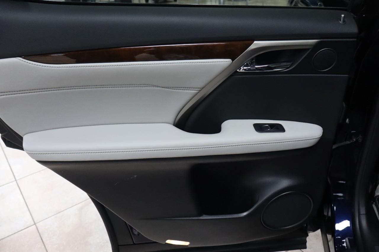 Lexus RX 350 Vehicle Full-screen Gallery Image 23