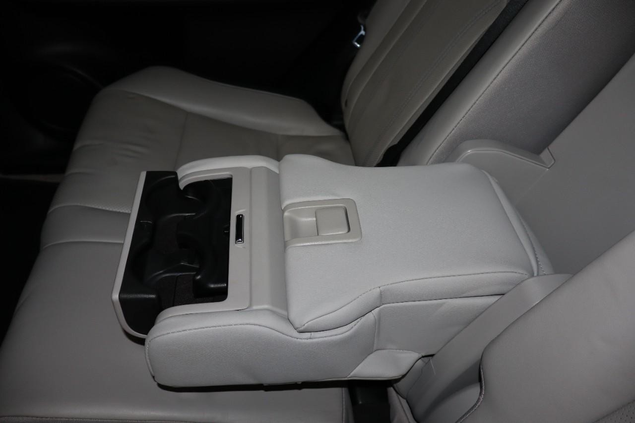 Lexus RX 350 Vehicle Full-screen Gallery Image 24