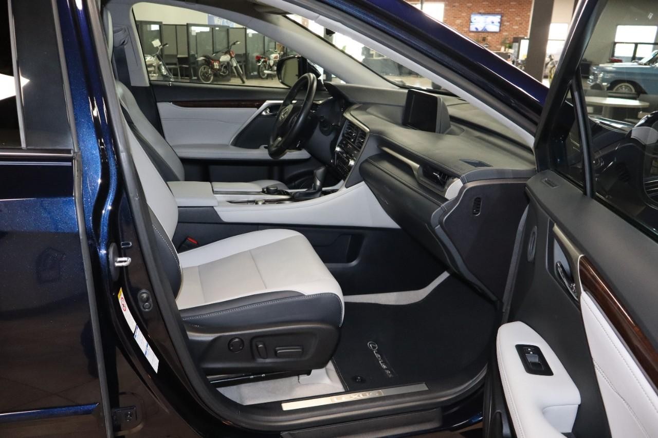 Lexus RX 350 Vehicle Full-screen Gallery Image 29