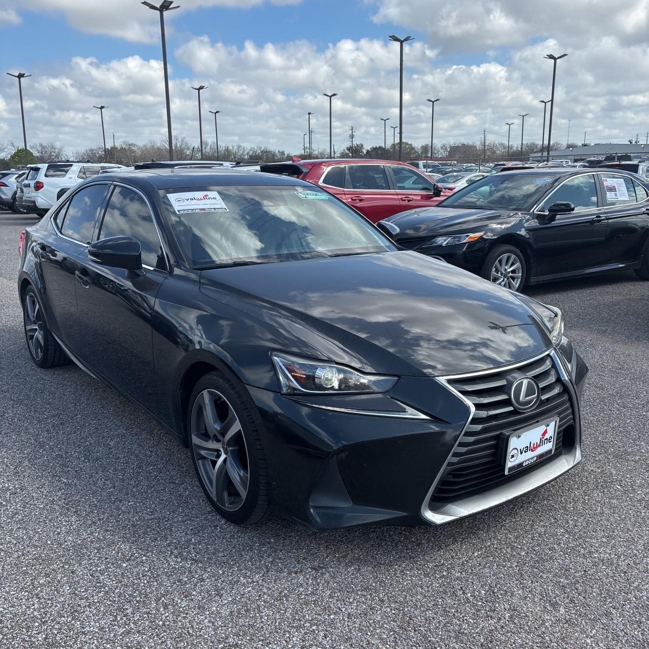 Lexus IS Vehicle Full-screen Gallery Image 4