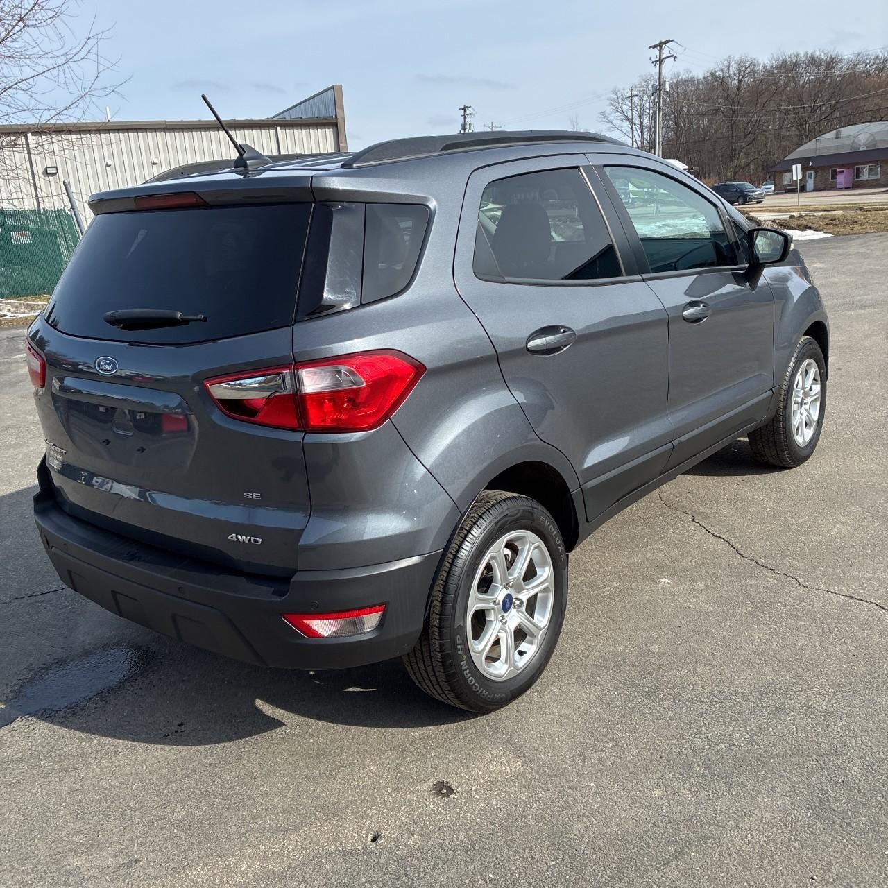 Ford EcoSport Vehicle Full-screen Gallery Image 4