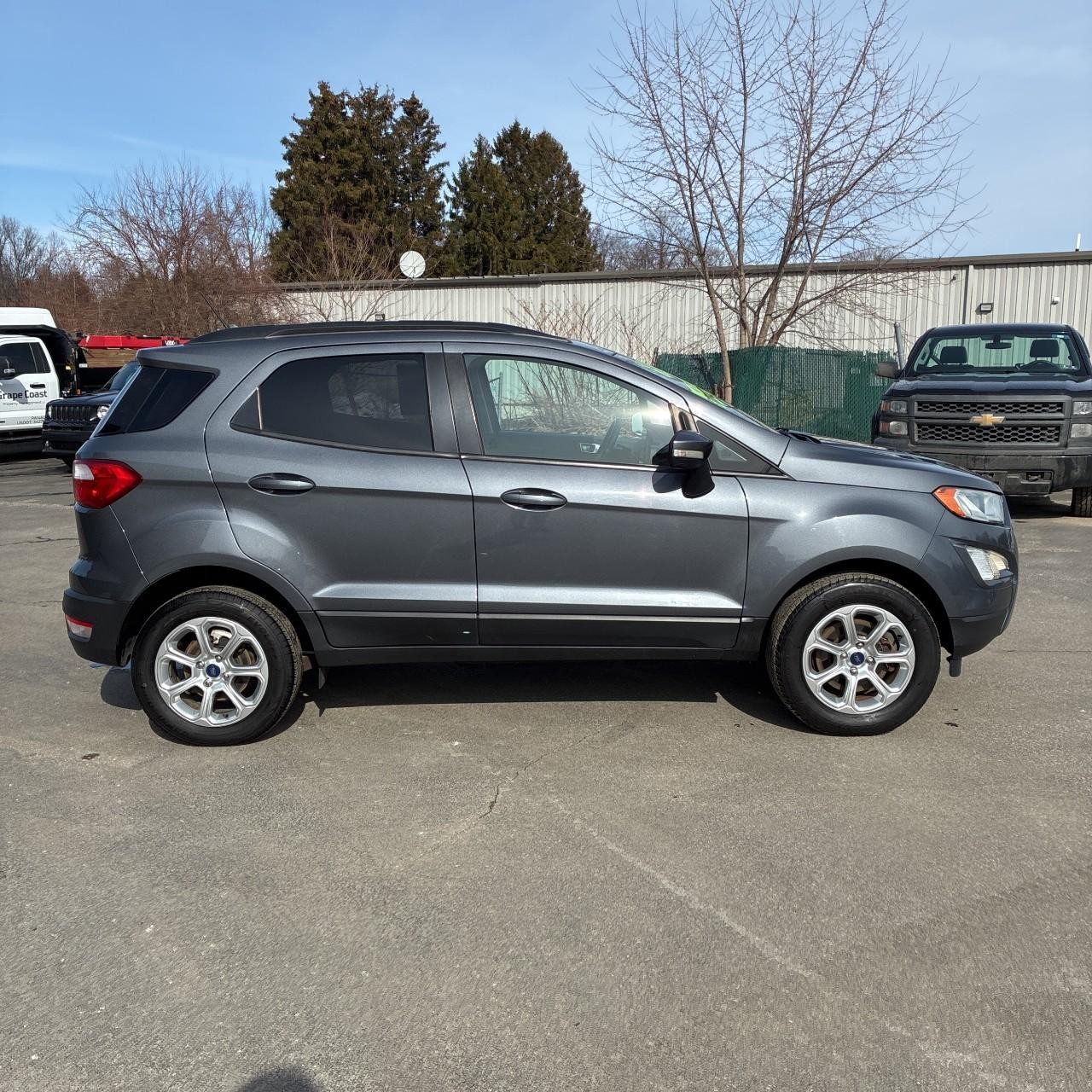 Ford EcoSport Vehicle Full-screen Gallery Image 5