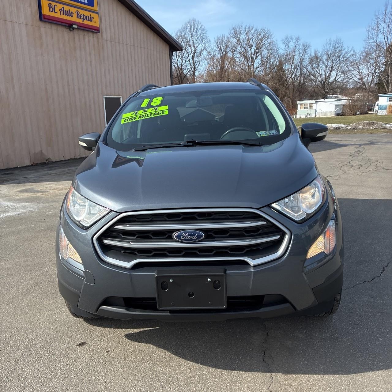 Ford EcoSport Vehicle Full-screen Gallery Image 7