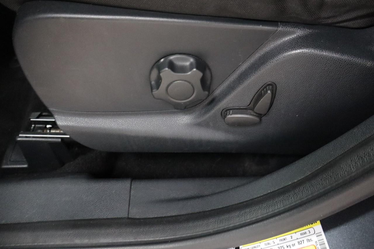 Ford EcoSport Vehicle Full-screen Gallery Image 10