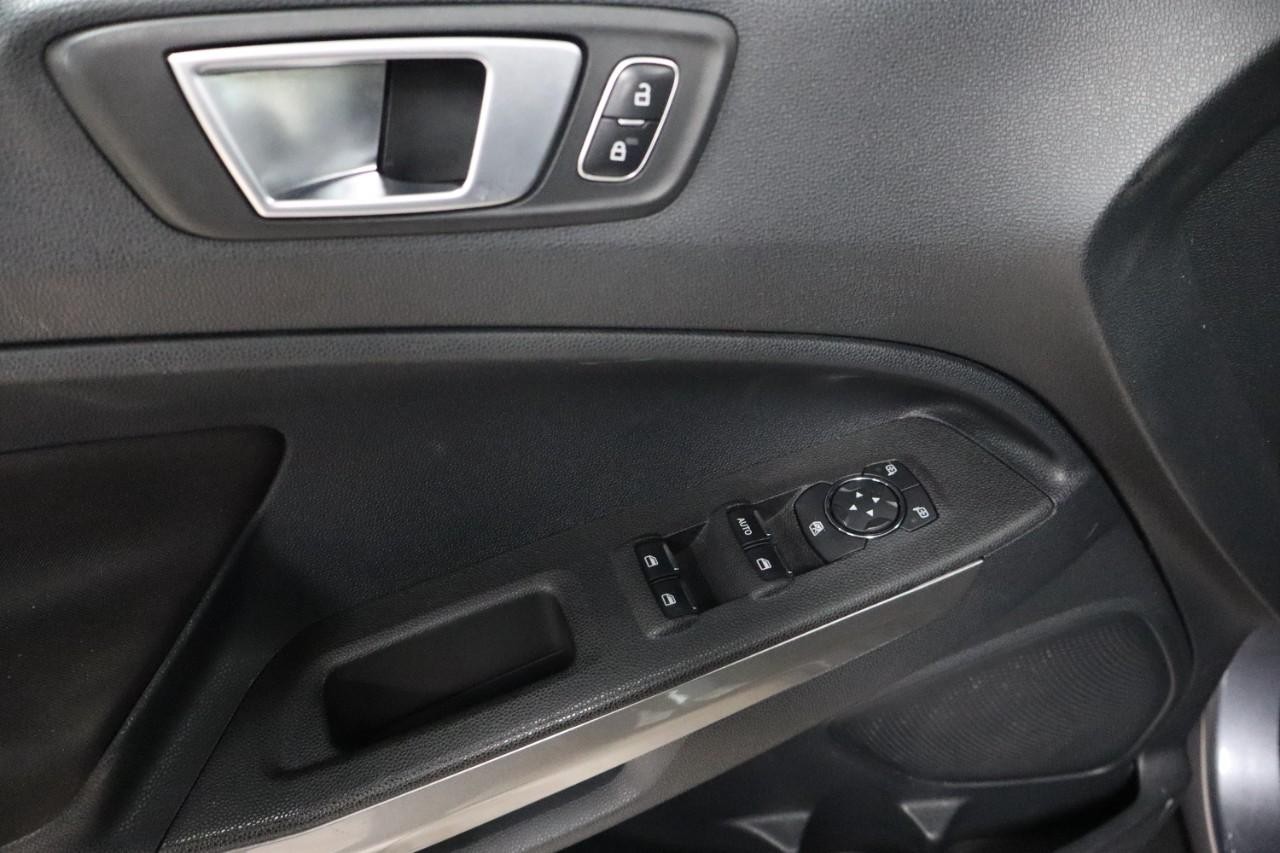 Ford EcoSport Vehicle Full-screen Gallery Image 11