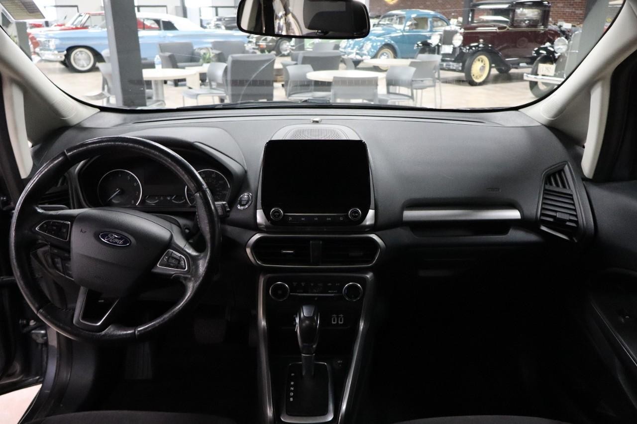 Ford EcoSport Vehicle Full-screen Gallery Image 12