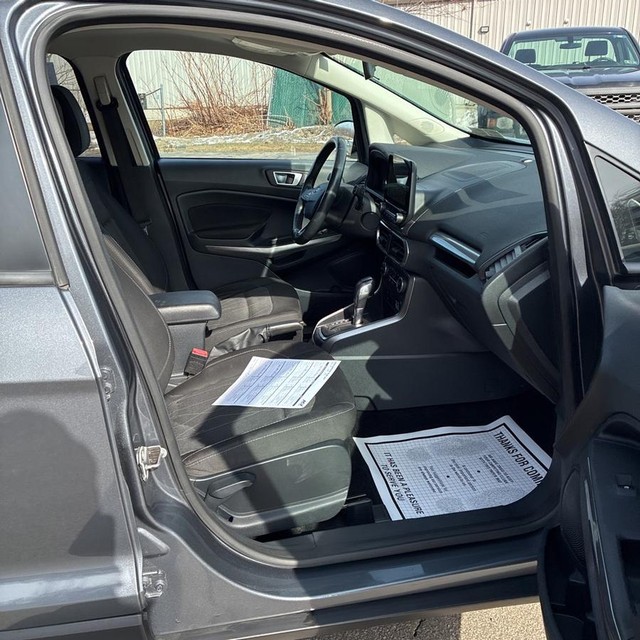 Ford EcoSport Vehicle Full-screen Gallery Image 10