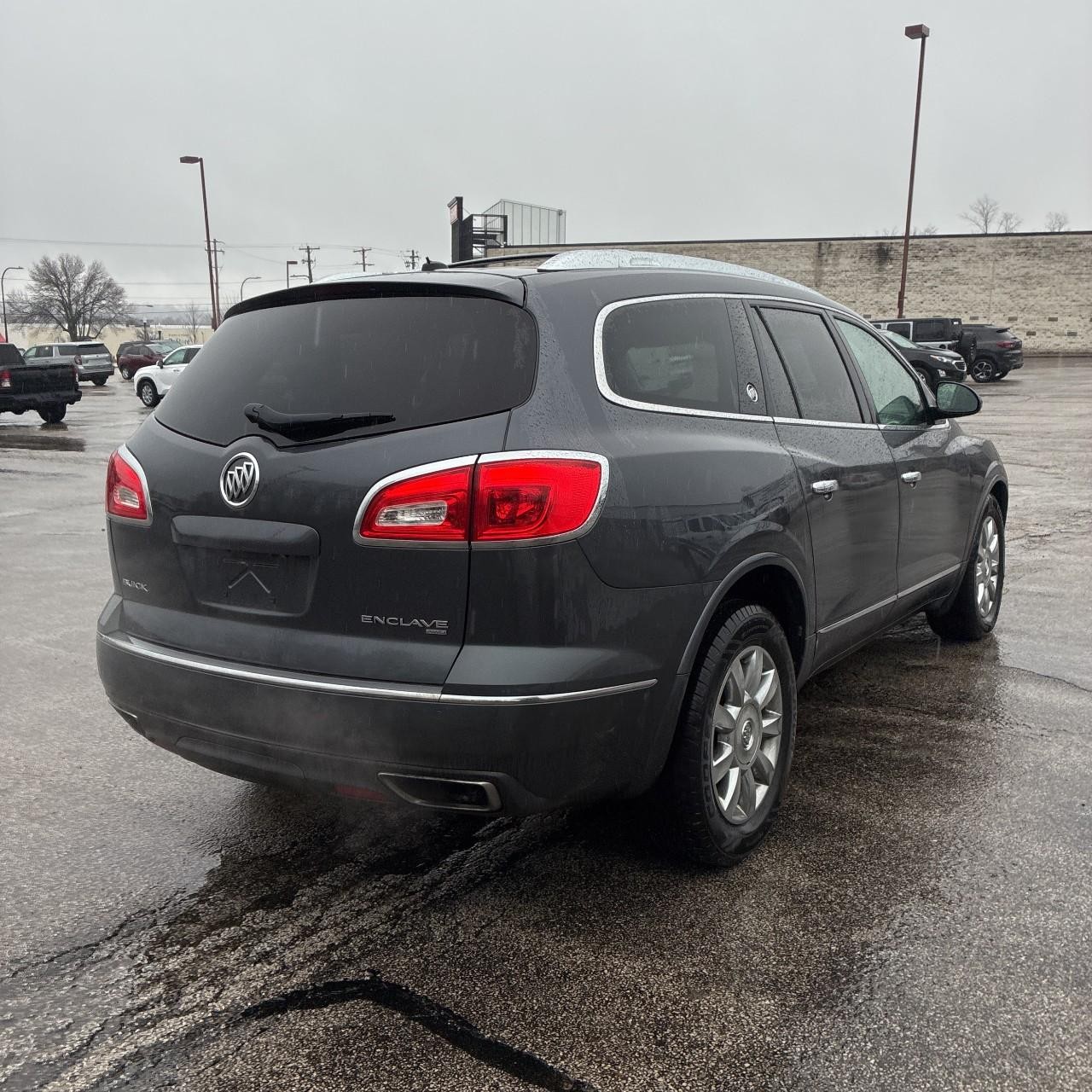 Buick Enclave Vehicle Full-screen Gallery Image 5
