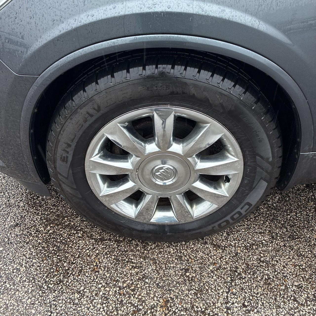 Buick Enclave Vehicle Full-screen Gallery Image 9