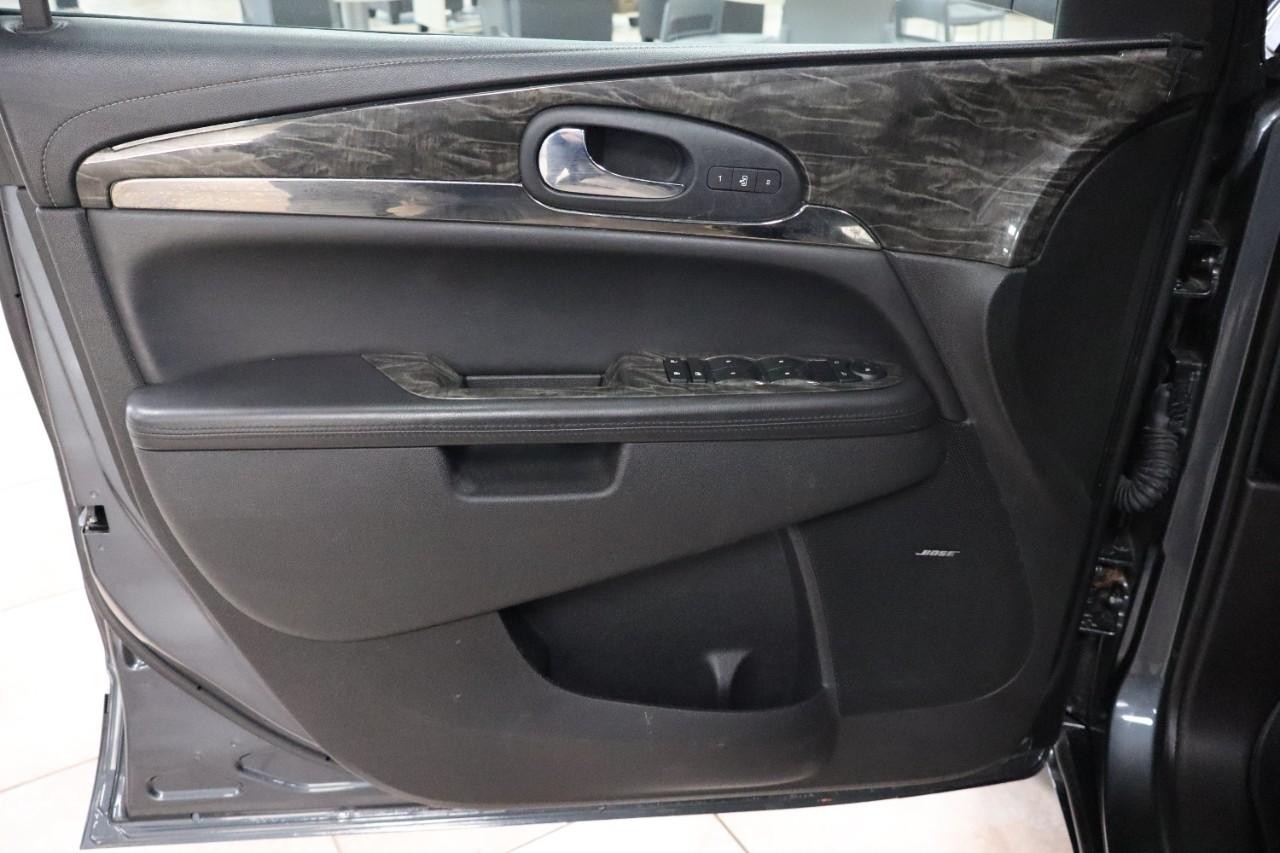 Buick Enclave Vehicle Full-screen Gallery Image 10