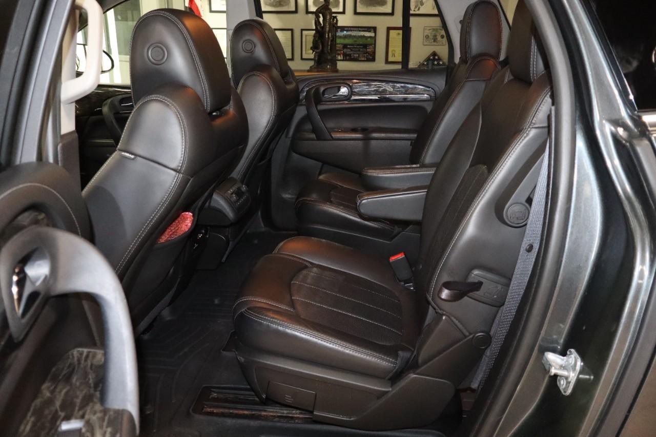 Buick Enclave Vehicle Full-screen Gallery Image 18