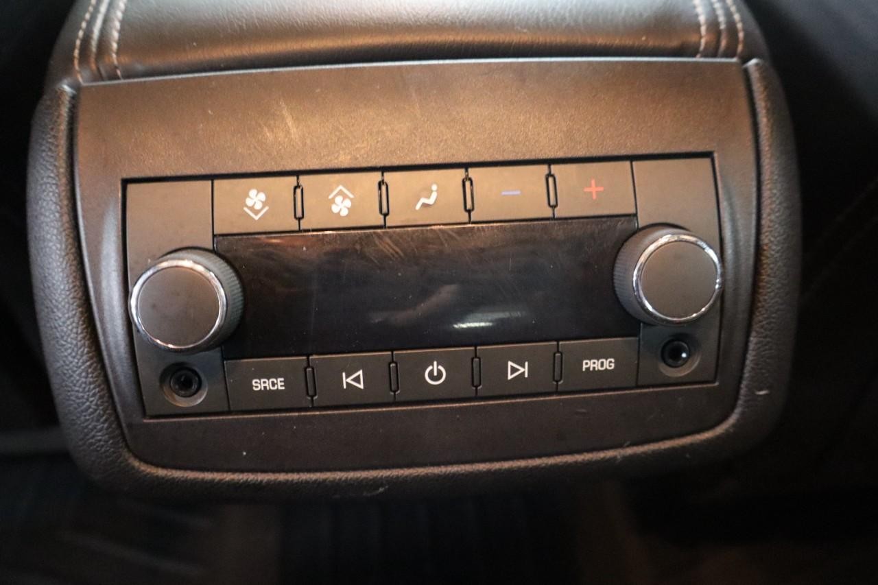 Buick Enclave Vehicle Full-screen Gallery Image 20