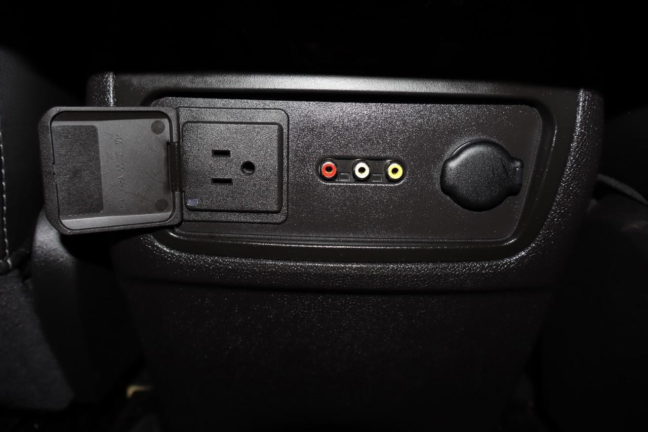 Buick Enclave Vehicle Full-screen Gallery Image 21